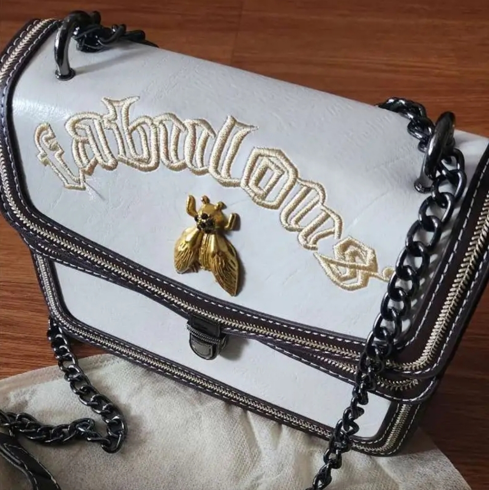 🆕️Fabulous Bee Niche Design Cream & Brown Messenger Bag $95 - Picture 3 of 9